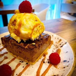 Baked chocolate Cheesecake with honeycomb icecream